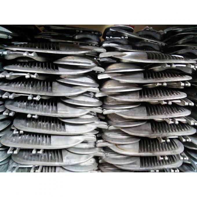 Perlengkapan Penerangan Jalan Hemat Energi Struktur 50w tulang rusuk memancar ke belakang 6