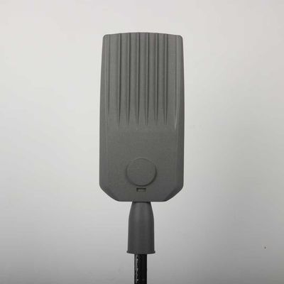 Lampu jalan LED hemat energi untuk pemasangan dipasang di tiang pada tegangan input AC 100-277V